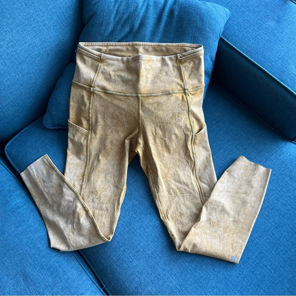 Lululemon women’s size 8 high waisted leggings/tights. - Picture 4 of 7